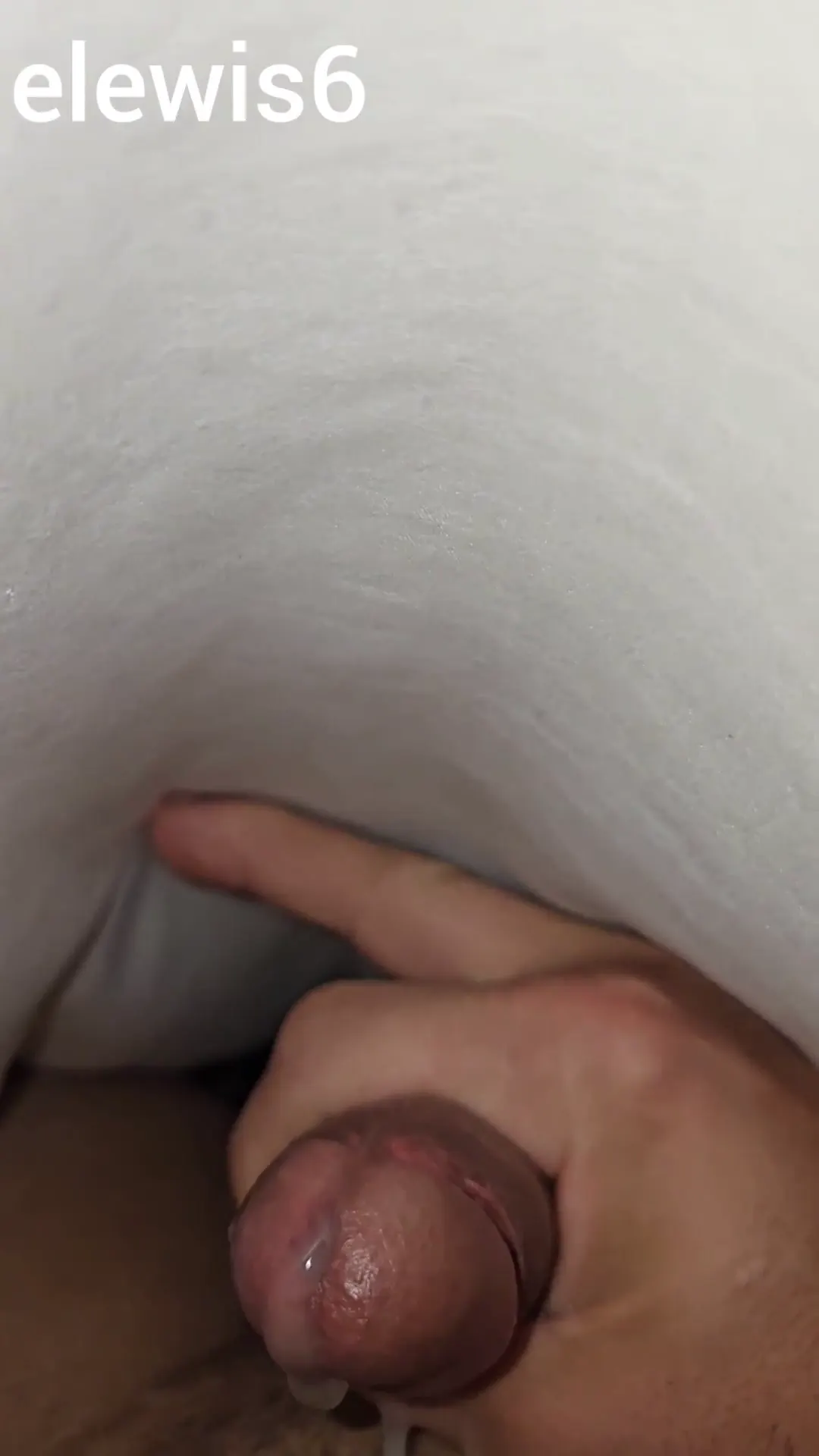 Moment at 05:04 in Elewis6 - under the covers- Nov 24, 2025