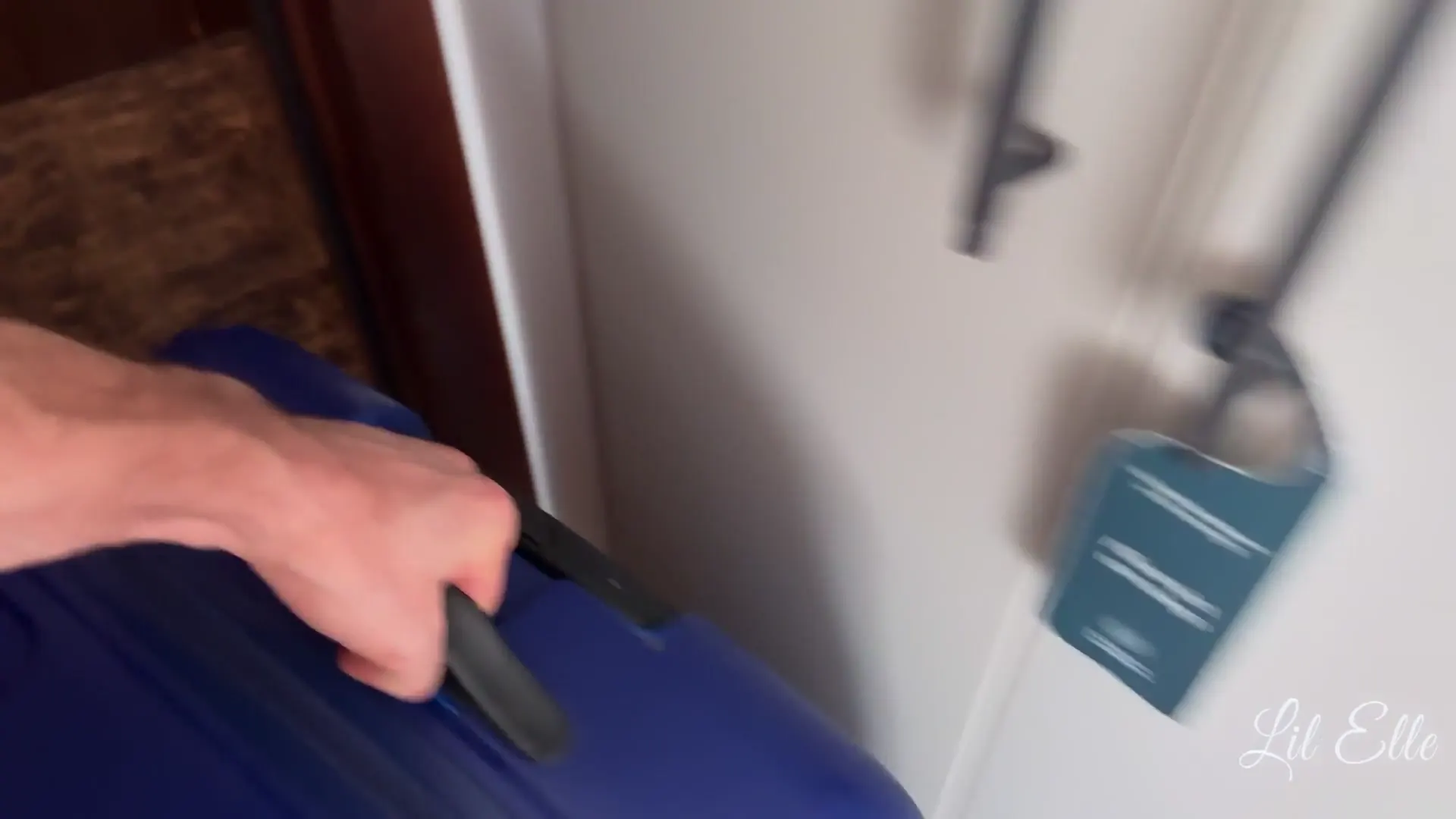 Keyframe at 00:01