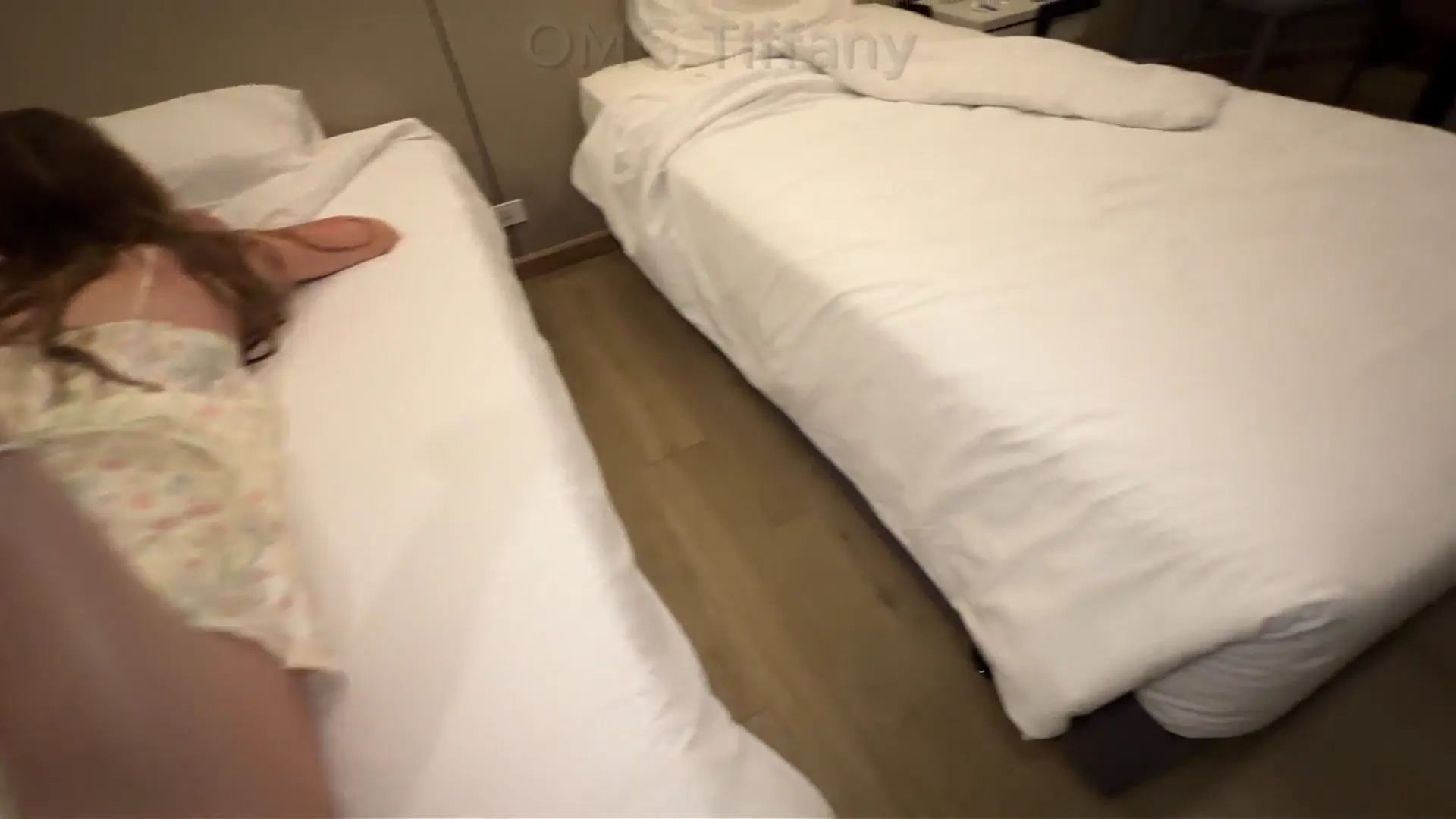 Moment at 04:55 in HOT STRANGER invites me to her room for a massage, ends up in intense POV