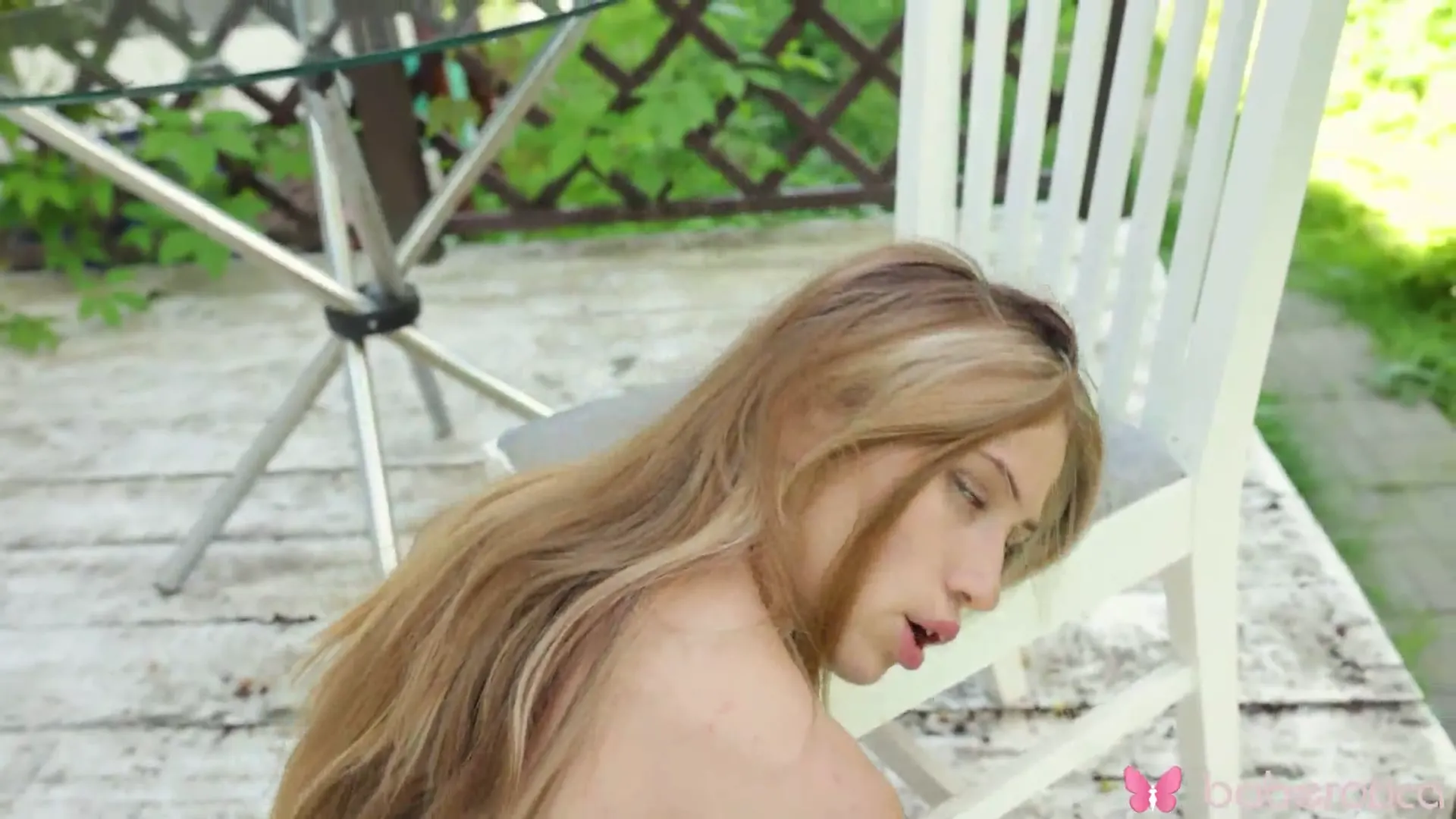 Moment at 05:06 in Solo blonde Nika Nut spreads her legs and plays with a sex toy in VR.