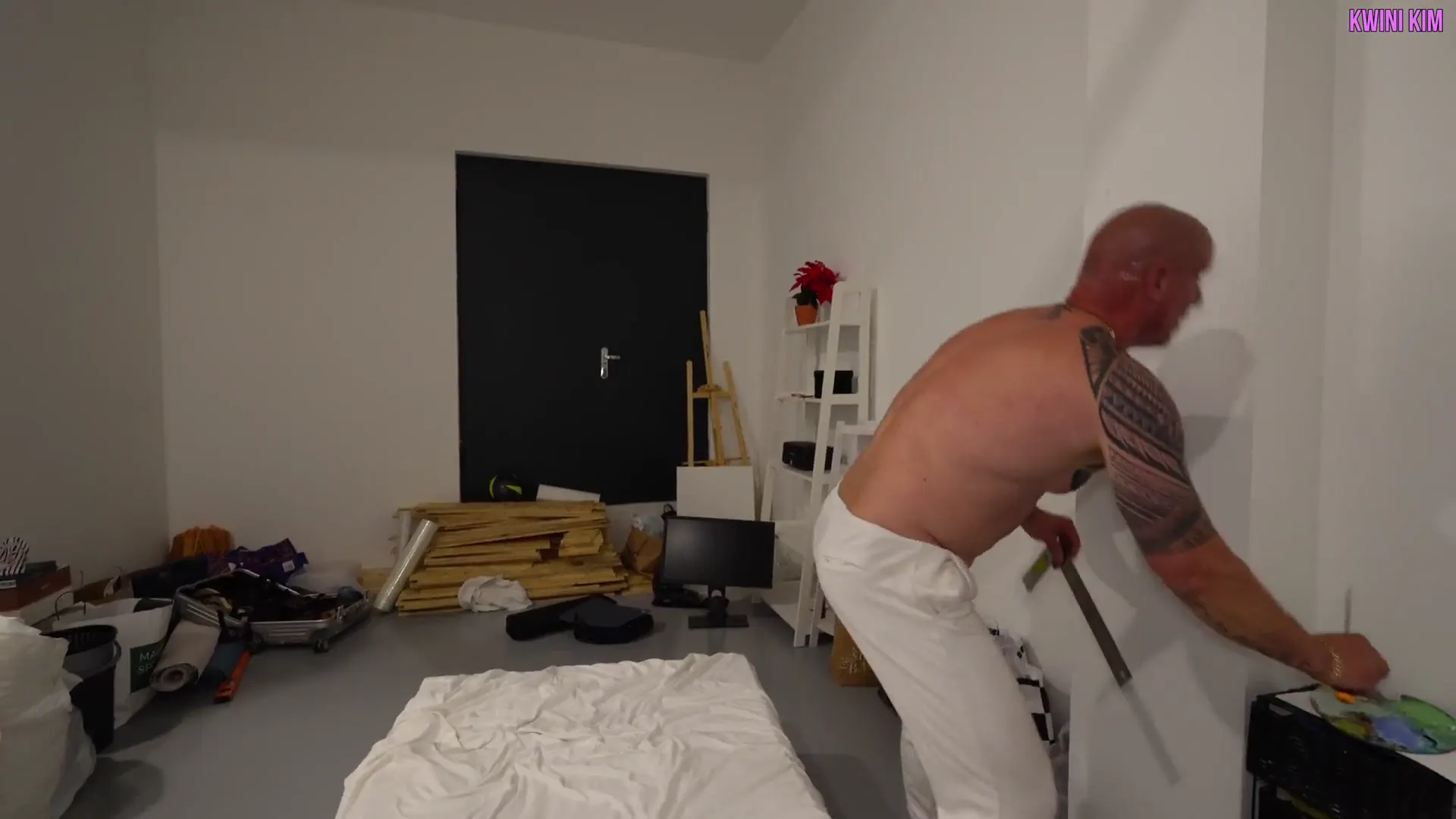 Moment at 06:04 in Asian with a Wet and Hairy Cunt Fucked a Builder in a Mouth and Was Fucked His Huge Cock Hard in a Dirty Garage