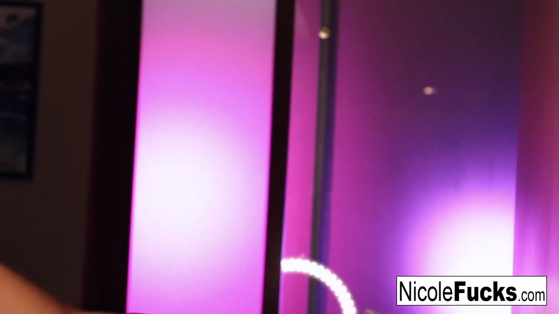 Preview for Nicole Aniston tries out her brand new dildo!