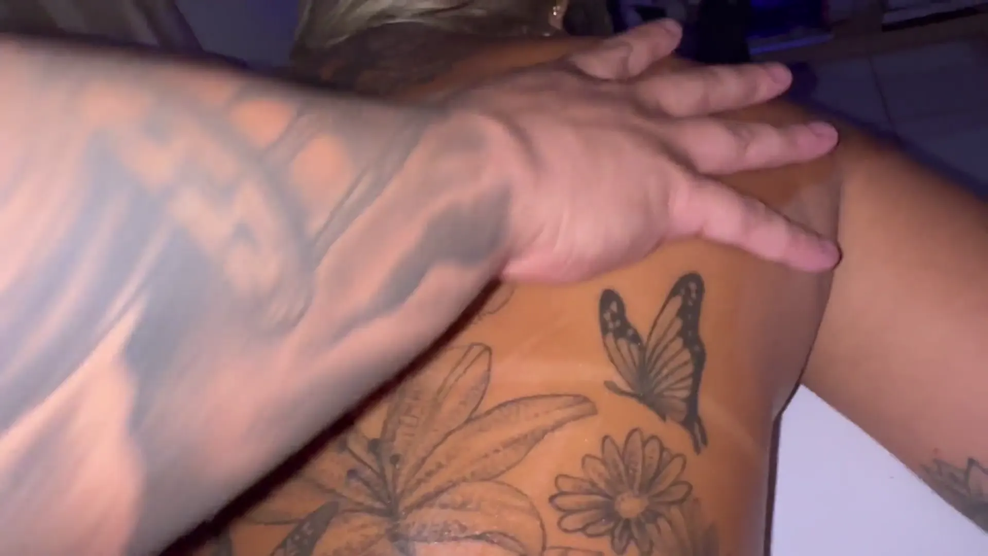 Moment at 01:38 in ESSA LOIRA ME PEDIU PRA FAZER UMA MASSAGEM NELA E NO FINAL PEDIU PRA GOZAR NA BUCETA DELA