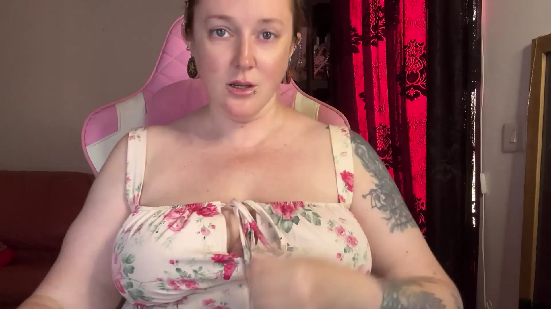 Moment at 01:44 in Teasing JOI