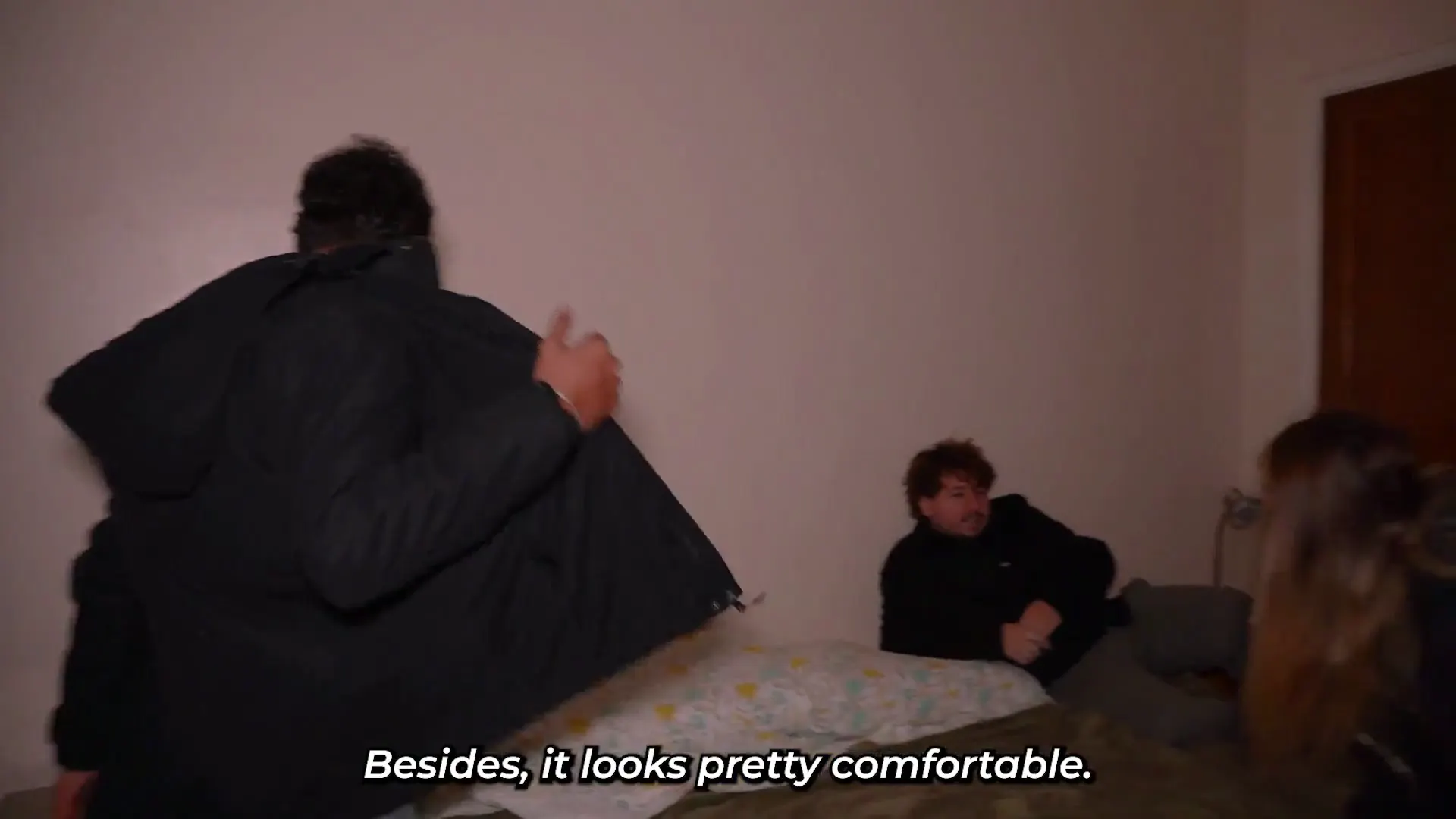 Moment at 00:08 in Friends arrive home after a party and end up having a threesome!