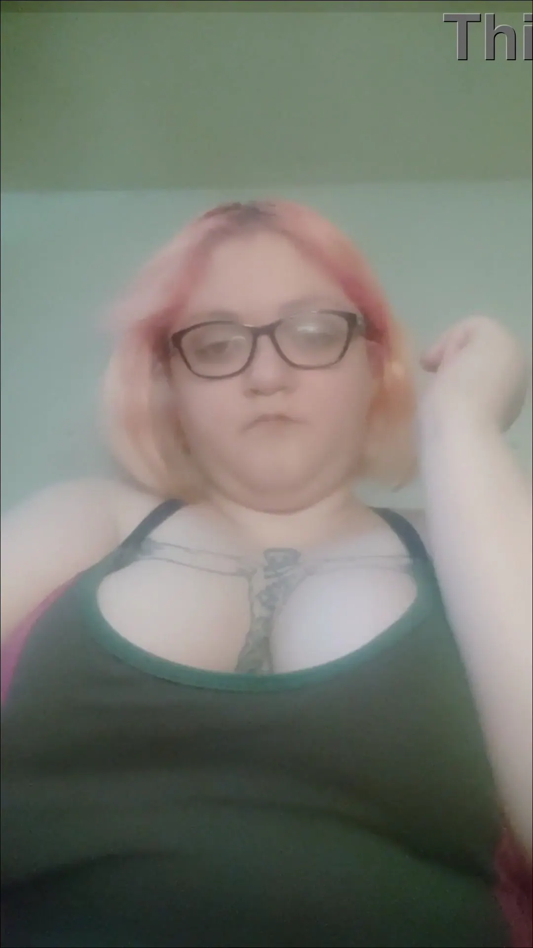 Preview for Amputada jugando con sus enormes tetas - camara lenta