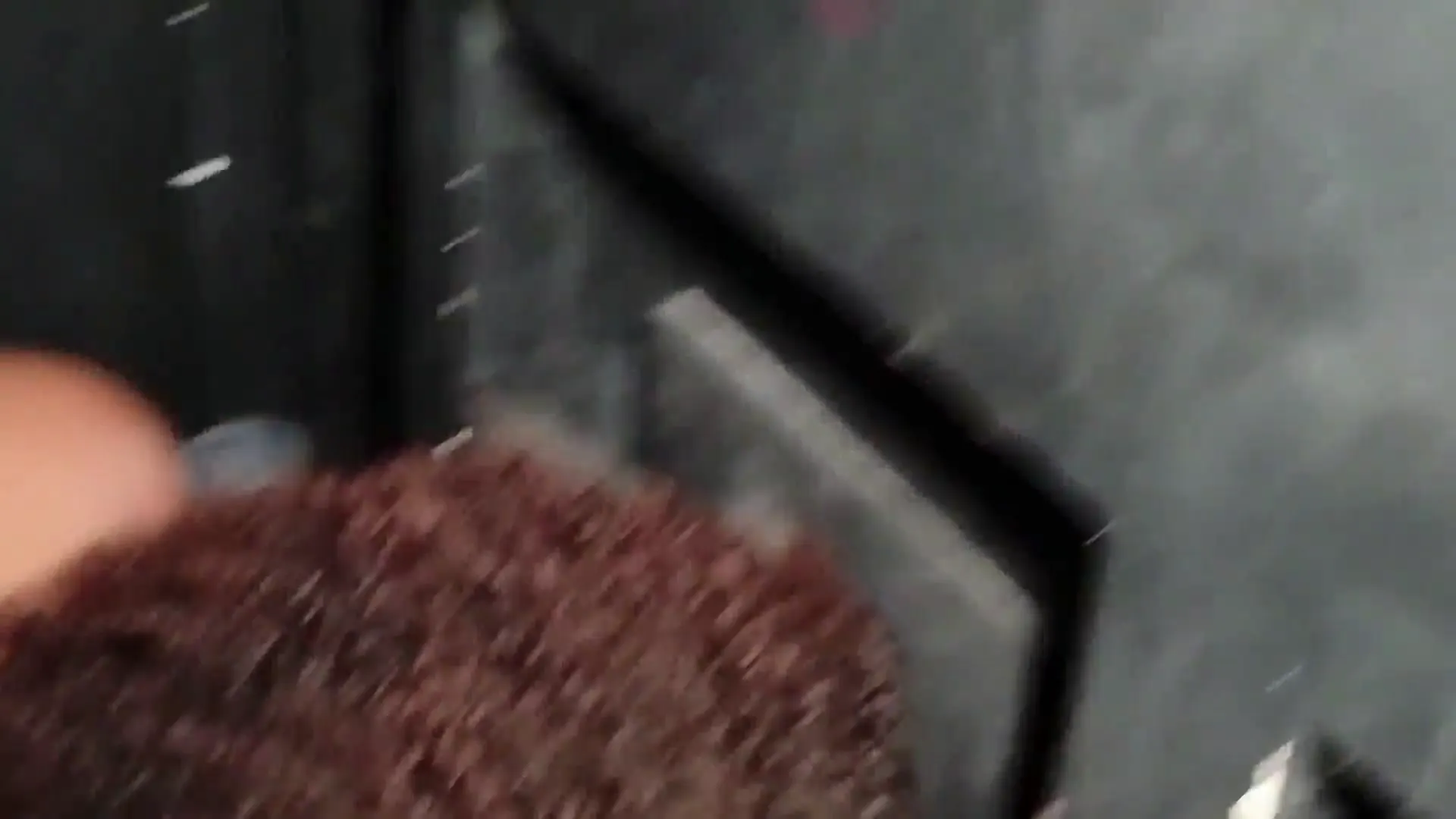 Moment at 00:40 in No buraco da gloria tive o nariz recheado de porra quente