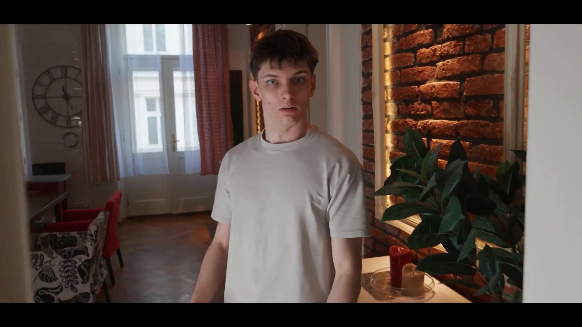 Keyframe at 00:16