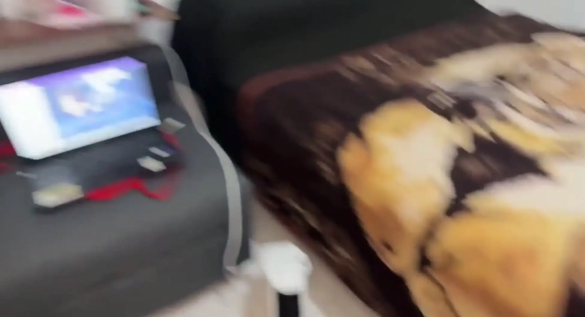 Moment at 03:48 in follada en el sofa por su macho pollon