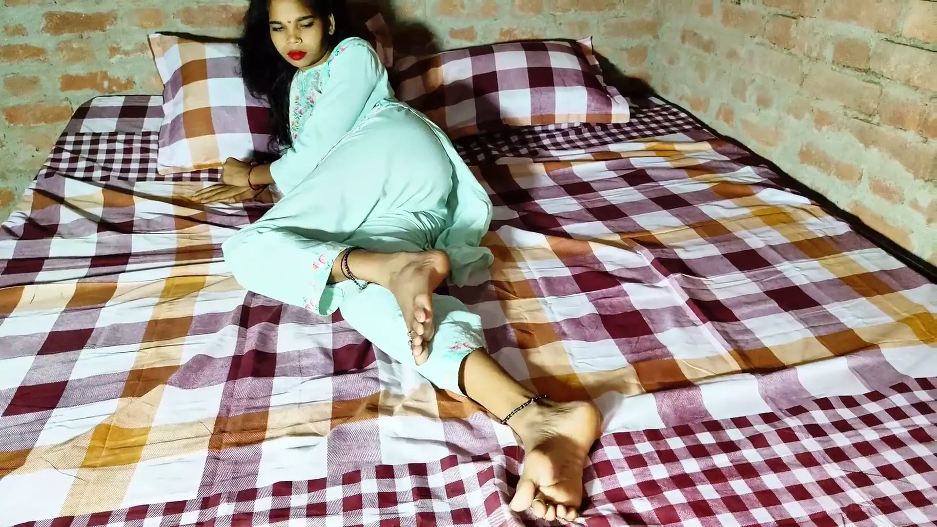 Selected keyframe at 00:00 from Desi girl having sex with a boyfriend
